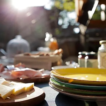 Alojamento de Acomodação e Pequeno-almoço La Casa Di Paglia 3*